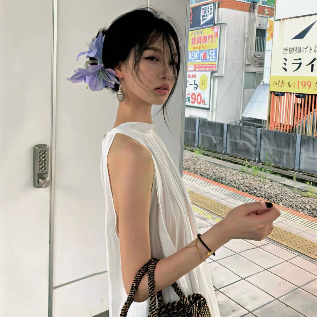 龙纹身的女孩