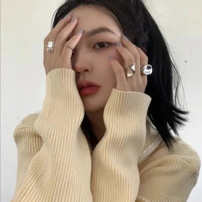 羞怯的女人